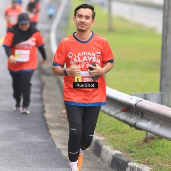 Runner Photo 7025223