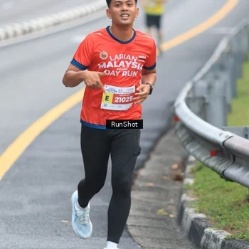 Runner Photo 7025230