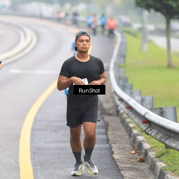 Runner Photo 7025302