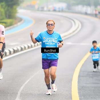 Runner Photo 7025311