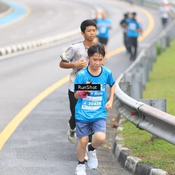 Runner Photo 7025388