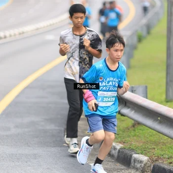 Runner Photo 7025391