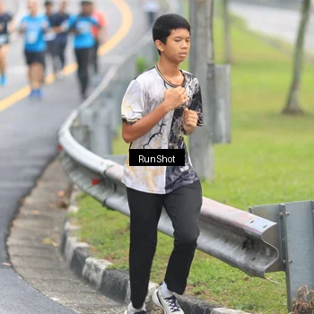 Runner Photo 7025400