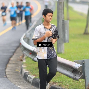Runner Photo 7025402
