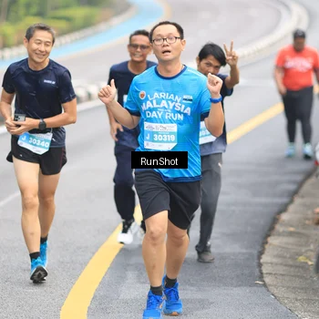 Runner Photo 7025428