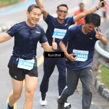 Runner Photo 7025444