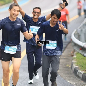 Runner Photo 7025468
