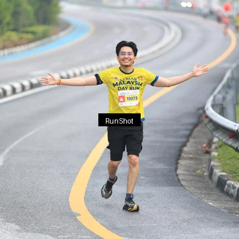 Runner Photo 7025476
