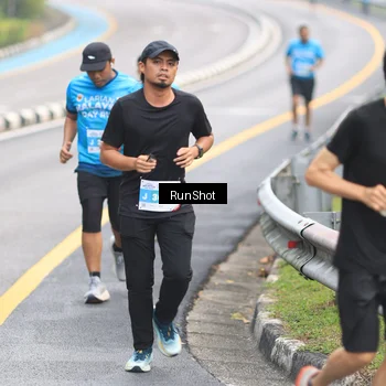 Runner Photo 7025573