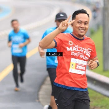 Runner Photo 7025590