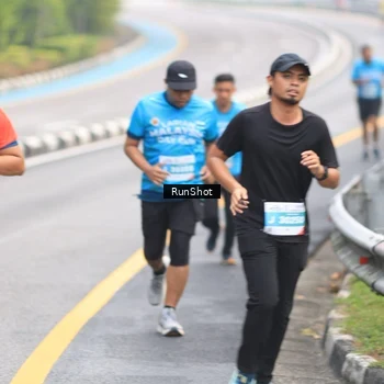 Runner Photo 7025592