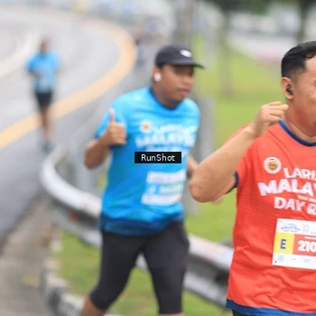 Runner Photo 7025597