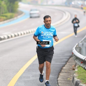 Runner Photo 7025623
