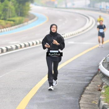 Runner Photo 7025631
