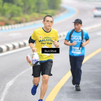 Runner Photo 7025704