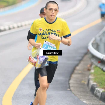 Runner Photo 7025712