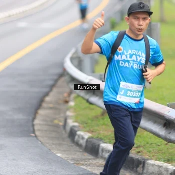 Runner Photo 7025717