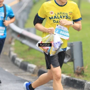 Runner Photo 7025718