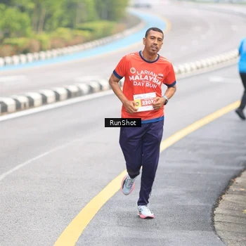 Runner Photo 7025917