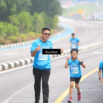 Runner Photo 7025931