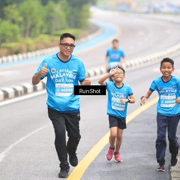 Runner Photo 7025937