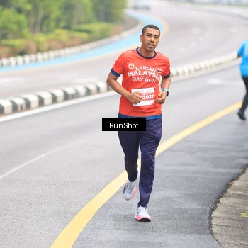 Runner Photo 7025938