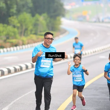 Runner Photo 7025941