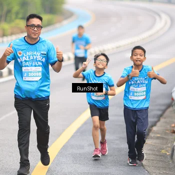Runner Photo 7025948