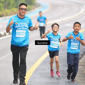 Runner Photo 7025949