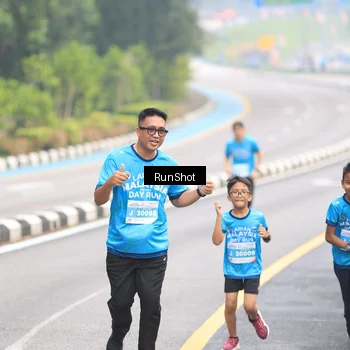 Runner Photo 7025964