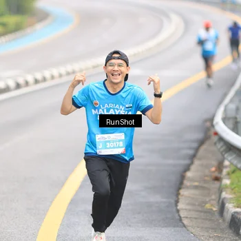 Runner Photo 7025973