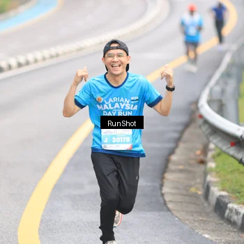 Runner Photo 7025975
