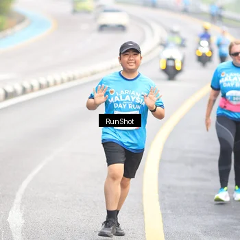 Runner Photo 7026035