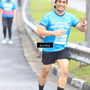 Runner Photo 7026060