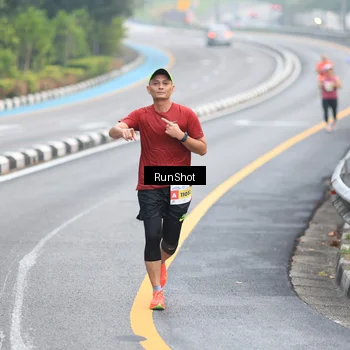 Runner Photo 7026164