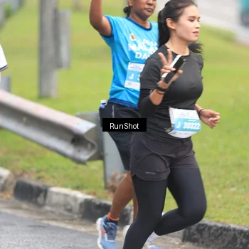 Runner Photo 7026195