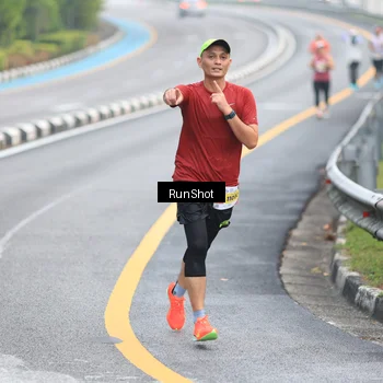 Runner Photo 7026213