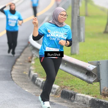 Runner Photo 7026216