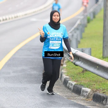 Runner Photo 7026231