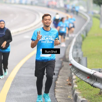 Runner Photo 7026341