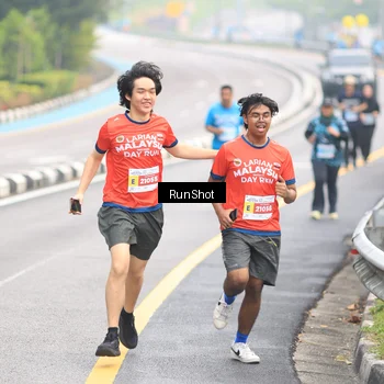 Runner Photo 7026850