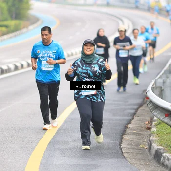 Runner Photo 7026894