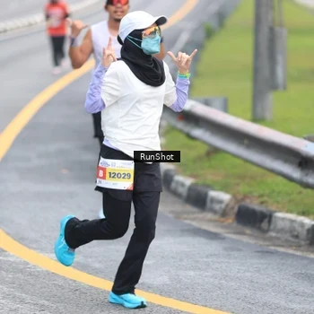 Runner Photo 7027006