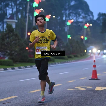 Runner Photo 7027017