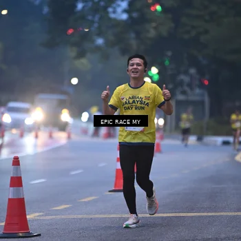 Runner Photo 7027032