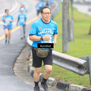 Runner Photo 7027053