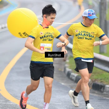 Runner Photo 7027101