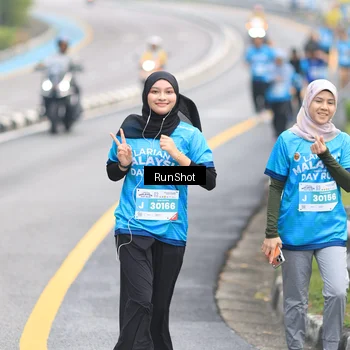 Runner Photo 7027113