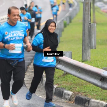 Runner Photo 7027181