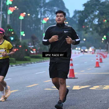 Runner Photo 7027337